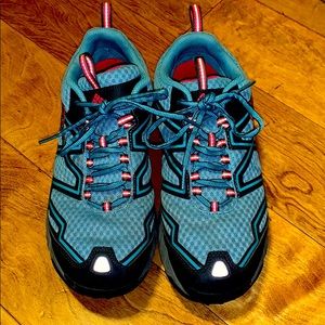 Columbia hiking shoes